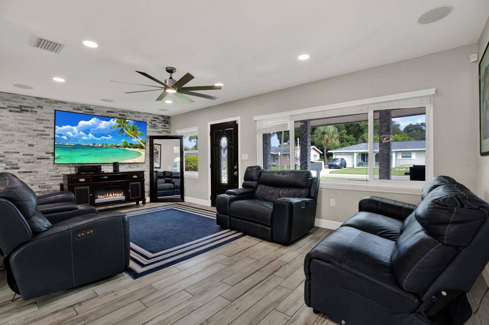 1000 59TH AVE S, St Petersburg, FL 33705