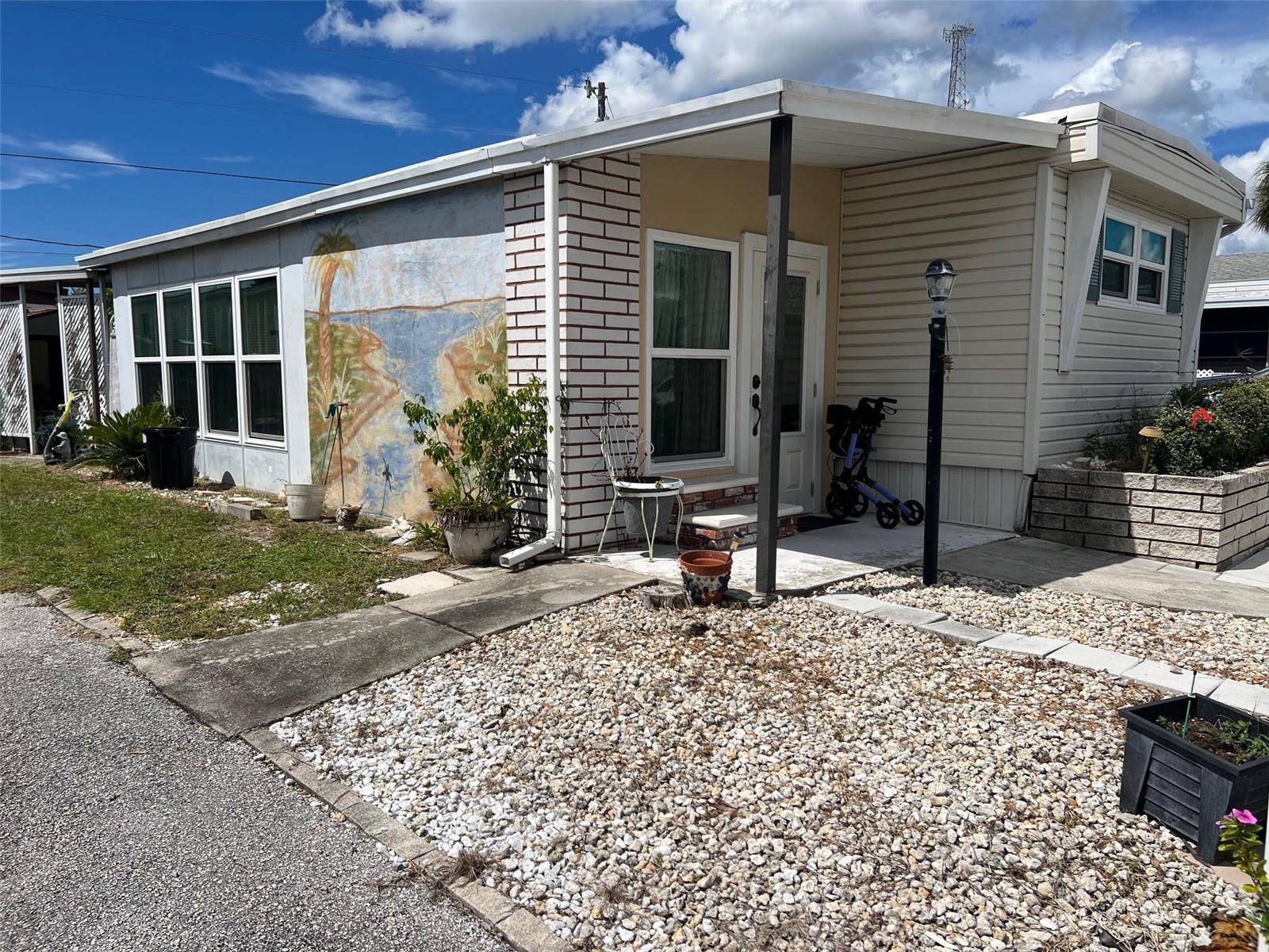 6580 SEMINOLE BLVD #204, Seminole, FL 33772