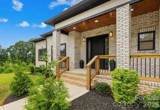 2004 Plain Field DR, Bessemer City, NC 28016