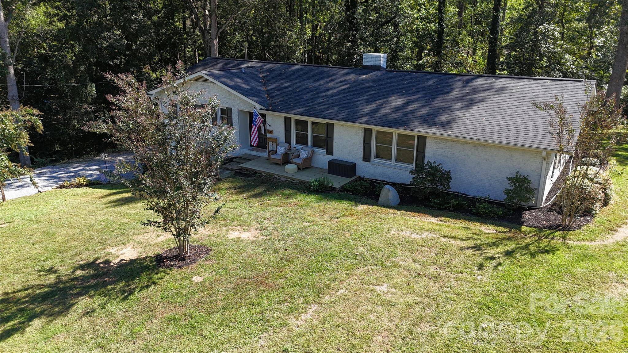 200 Whispering Hills DR, Hendersonville, NC 28792