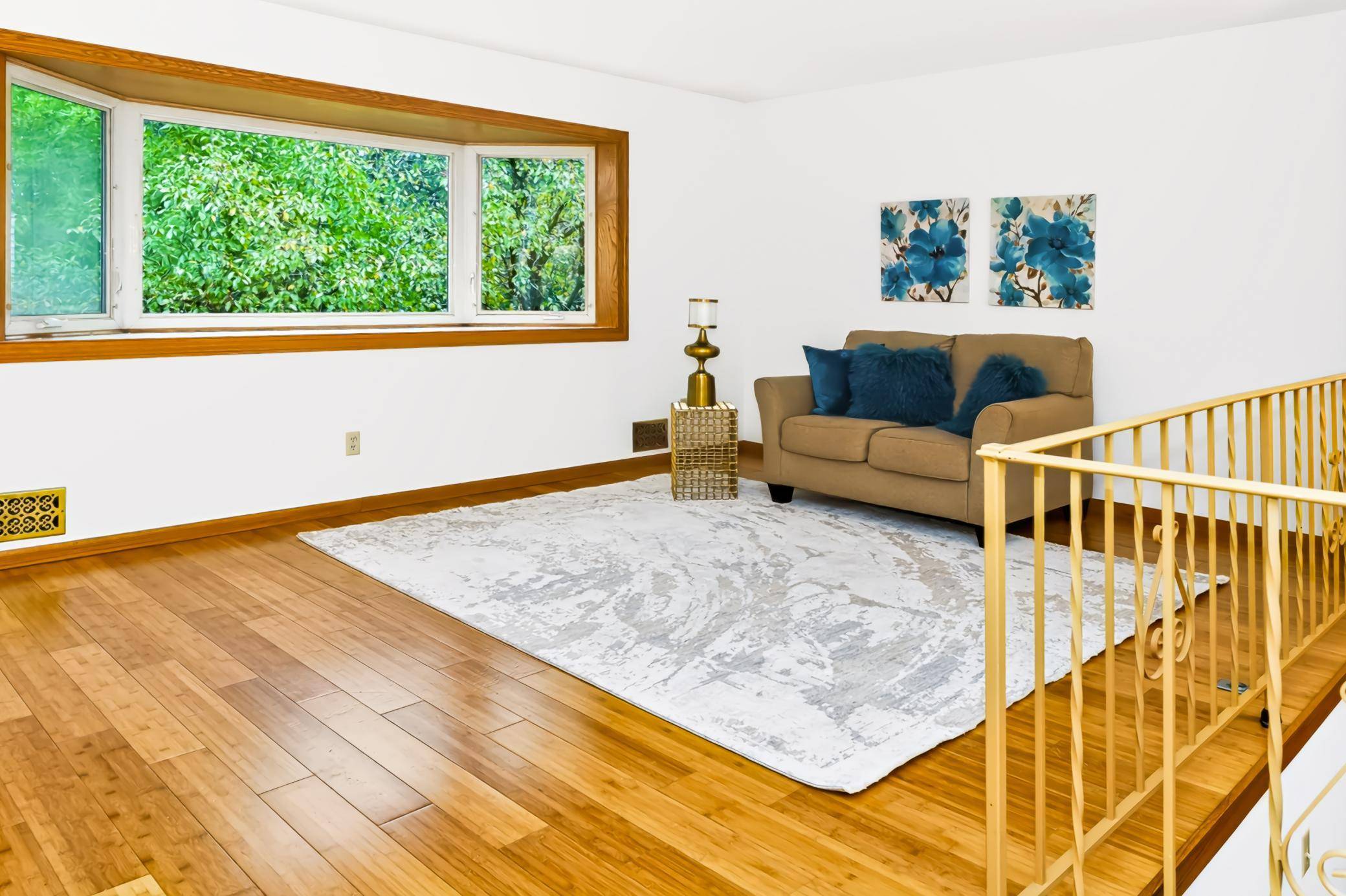 4164 Shirlee LN S, Shoreview, MN 55126