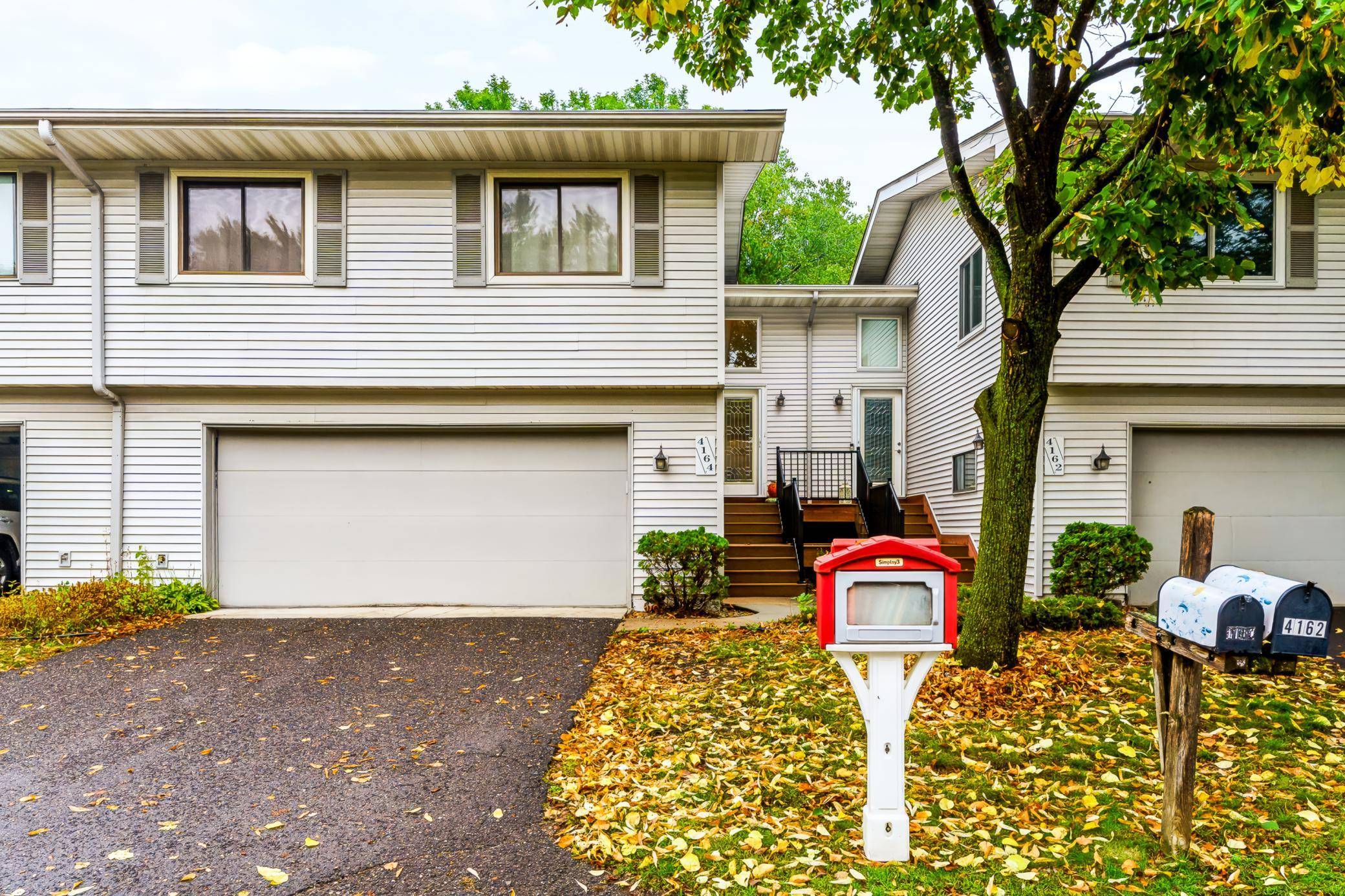4164 Shirlee LN S, Shoreview, MN 55126
