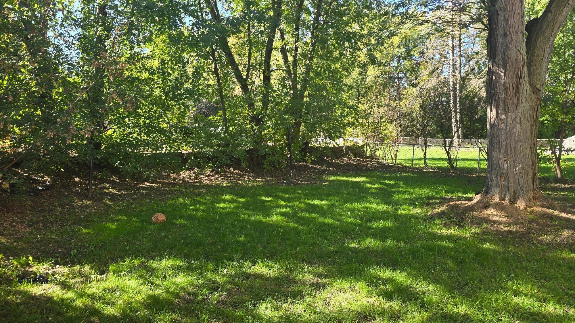 1400 Arlington AVE E, Saint Paul, MN 55106