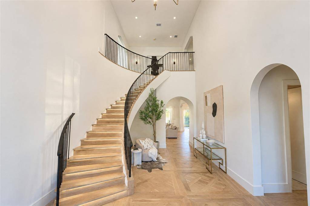 3733 Clover Lane, Dallas, TX 75220