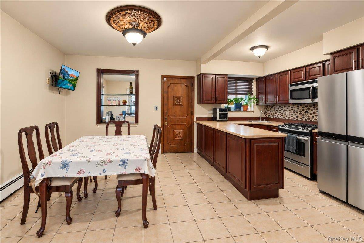 1850 Radcliff AVE, Bronx, NY 10462