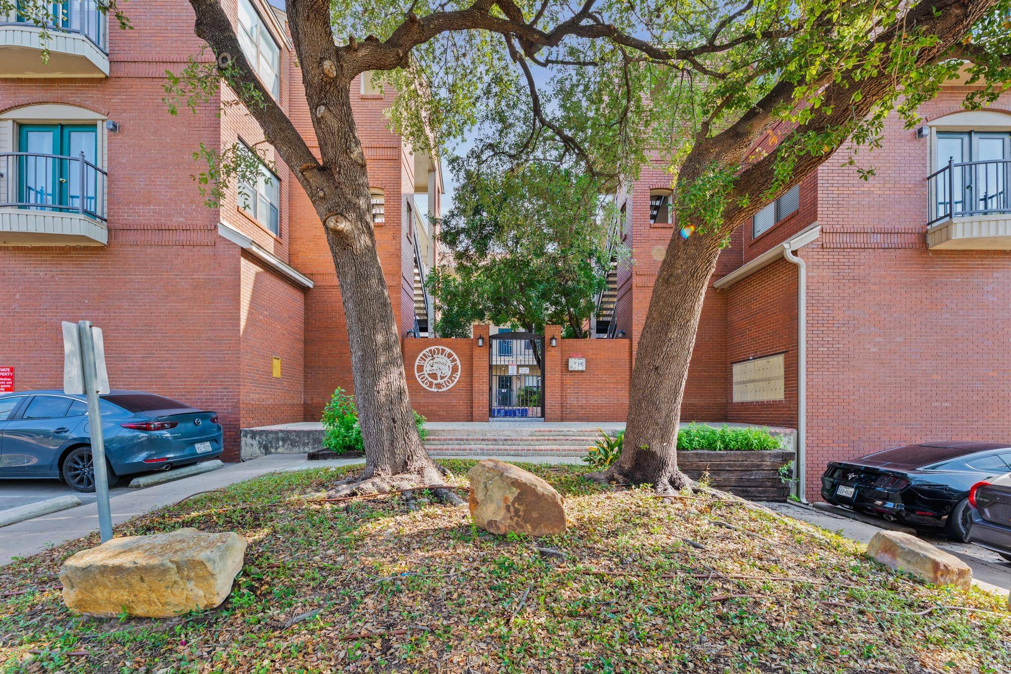 106 E 30th ST #308, Austin, TX 78705