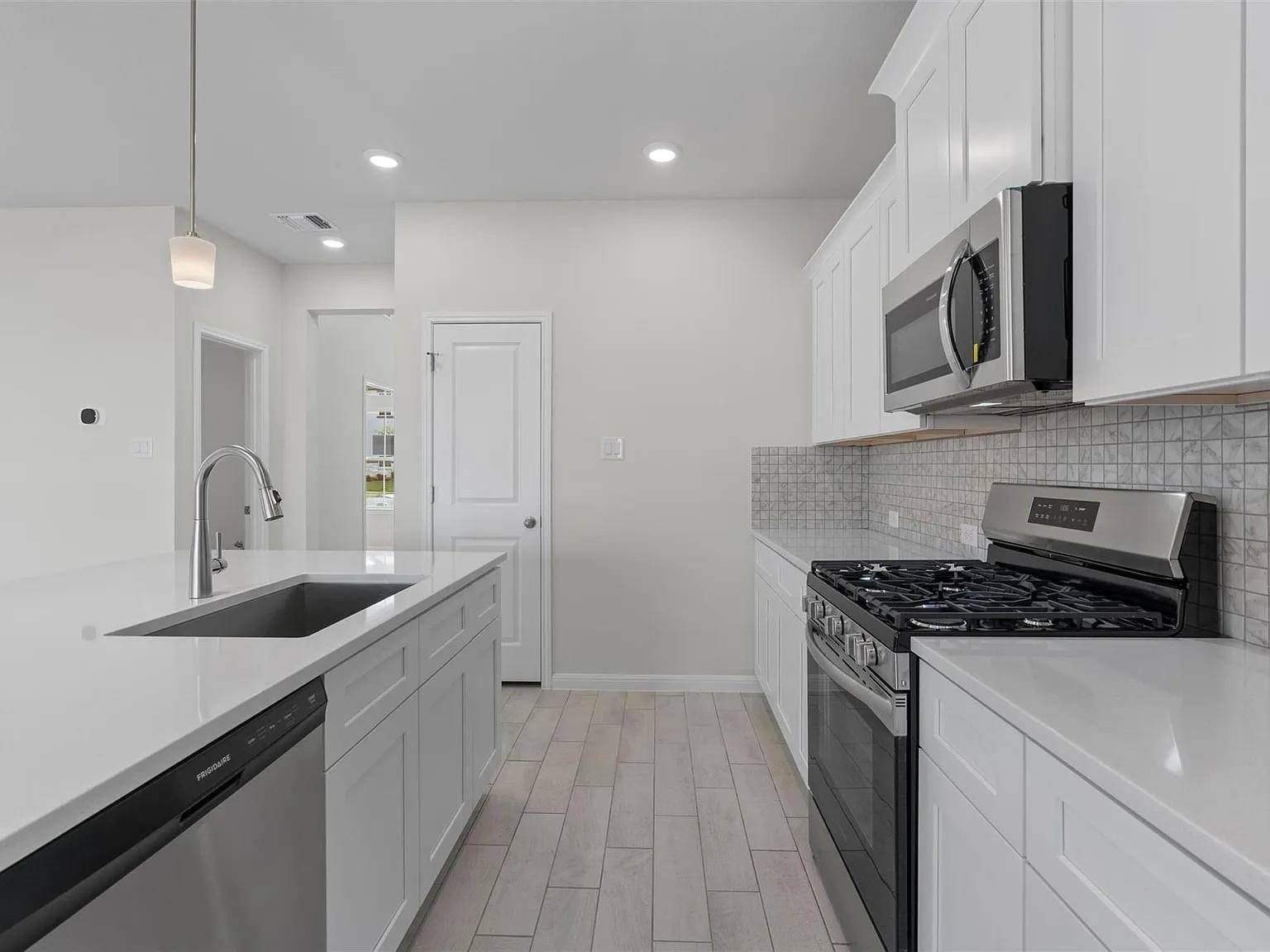 153 Arena DR, Liberty Hill, TX 78642