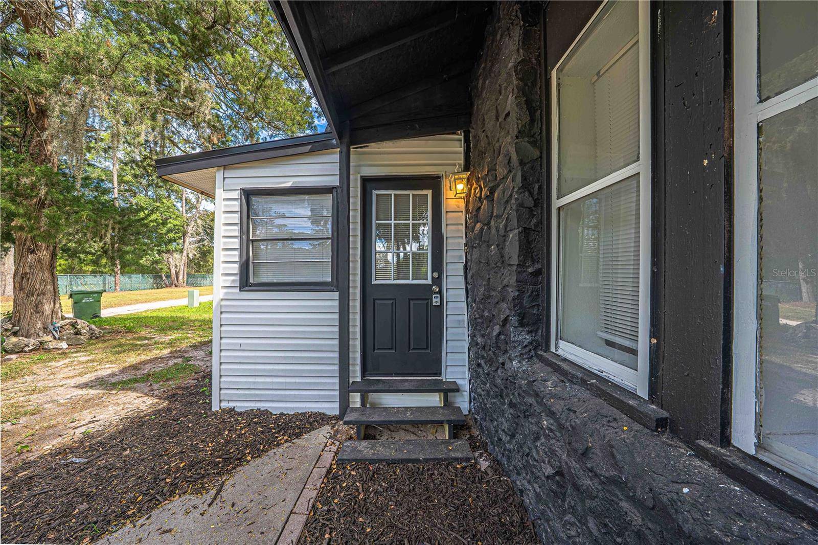 2331 WESTSIDE DR, Leesburg, FL 34748