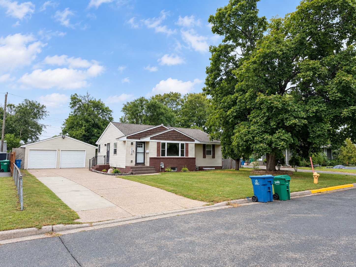 5060 Clearview ST NE, Fridley, MN 55421