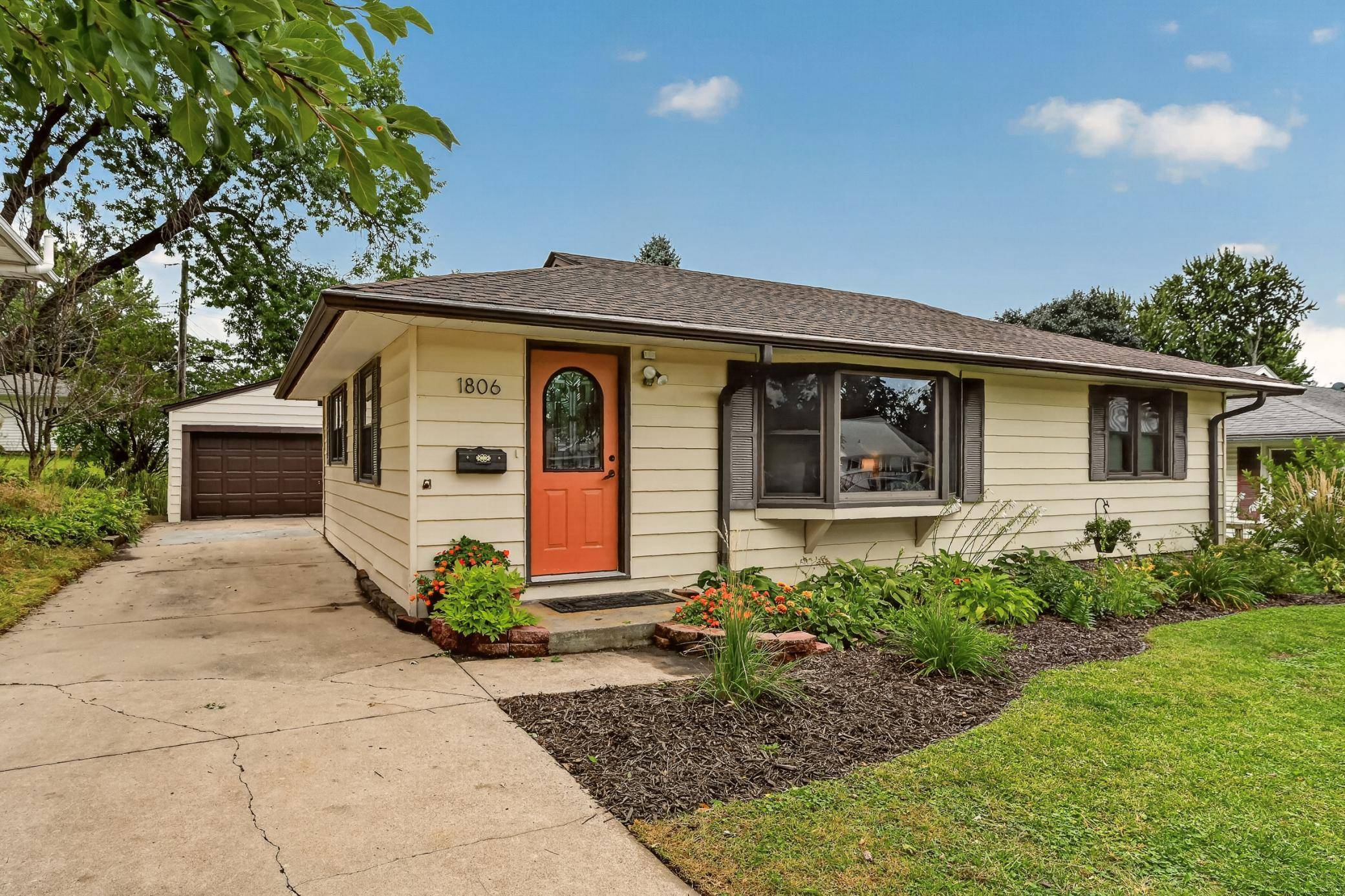 1806 17 1/2 ST NW, Rochester, MN 55901