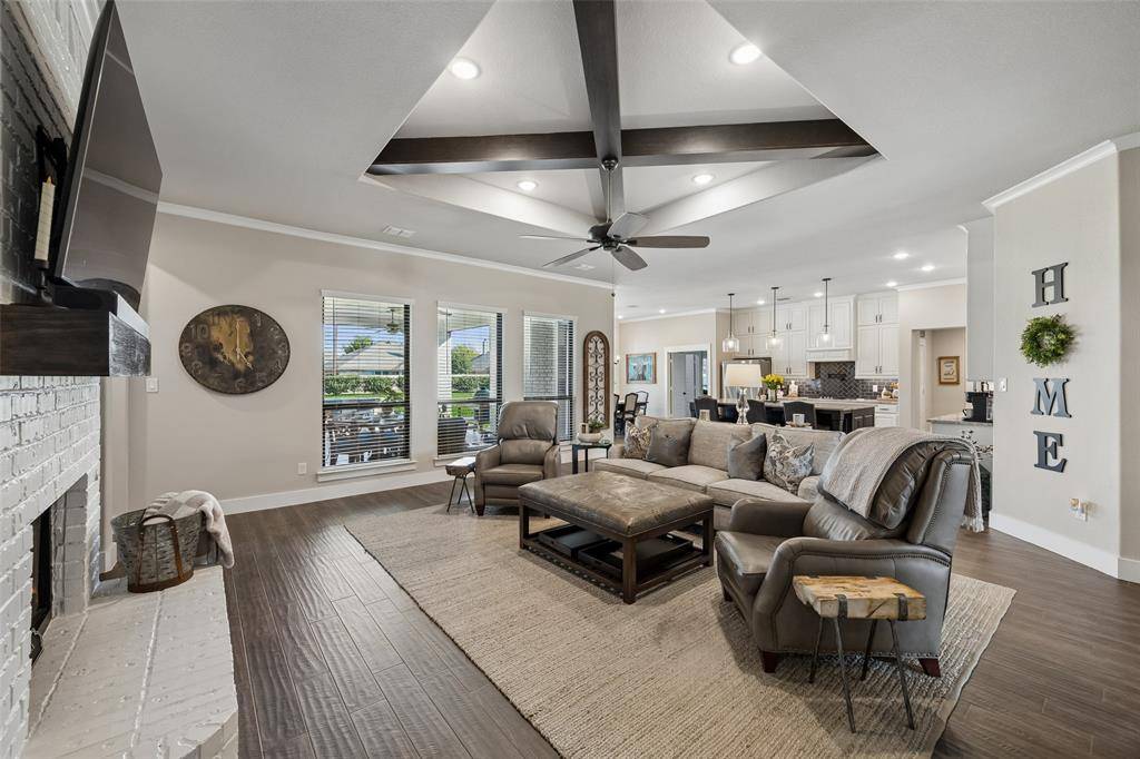 1402 Oliver Creek Lane, Justin, TX 76247