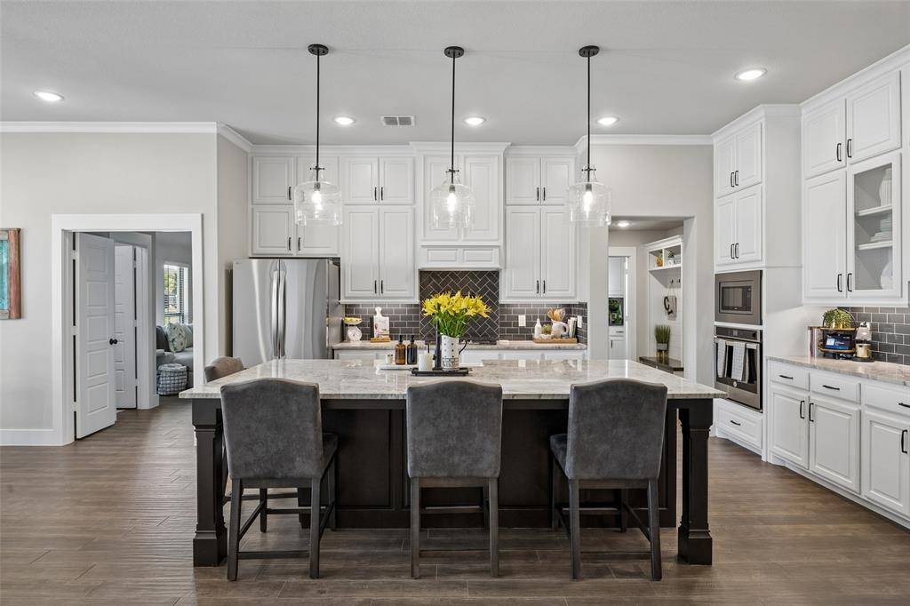 1402 Oliver Creek Lane, Justin, TX 76247
