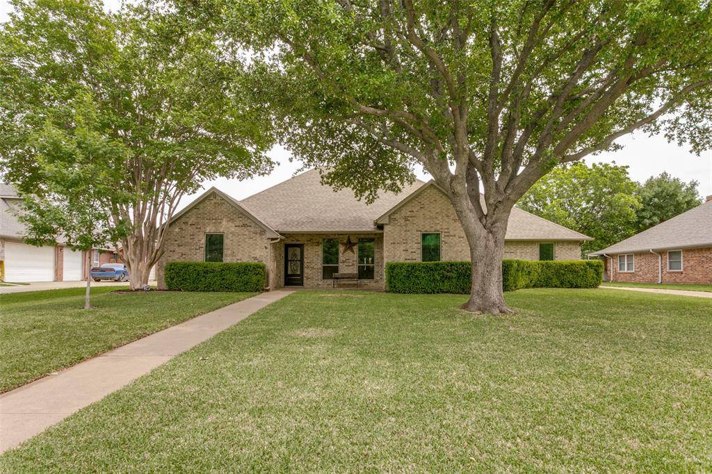 1913 Quail Run Drive, Corinth, TX 76208