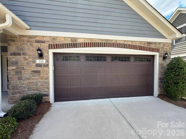 715 Poplar View DR NW, Concord, NC 28027
