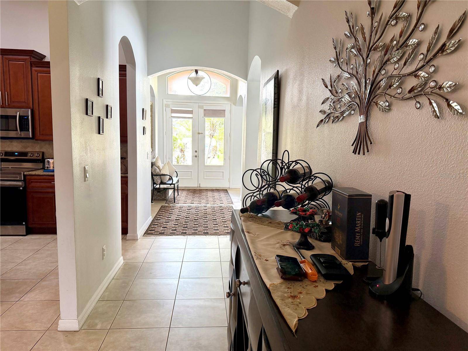 8494 LAKE WAVERLY LN, Orlando, FL 32829