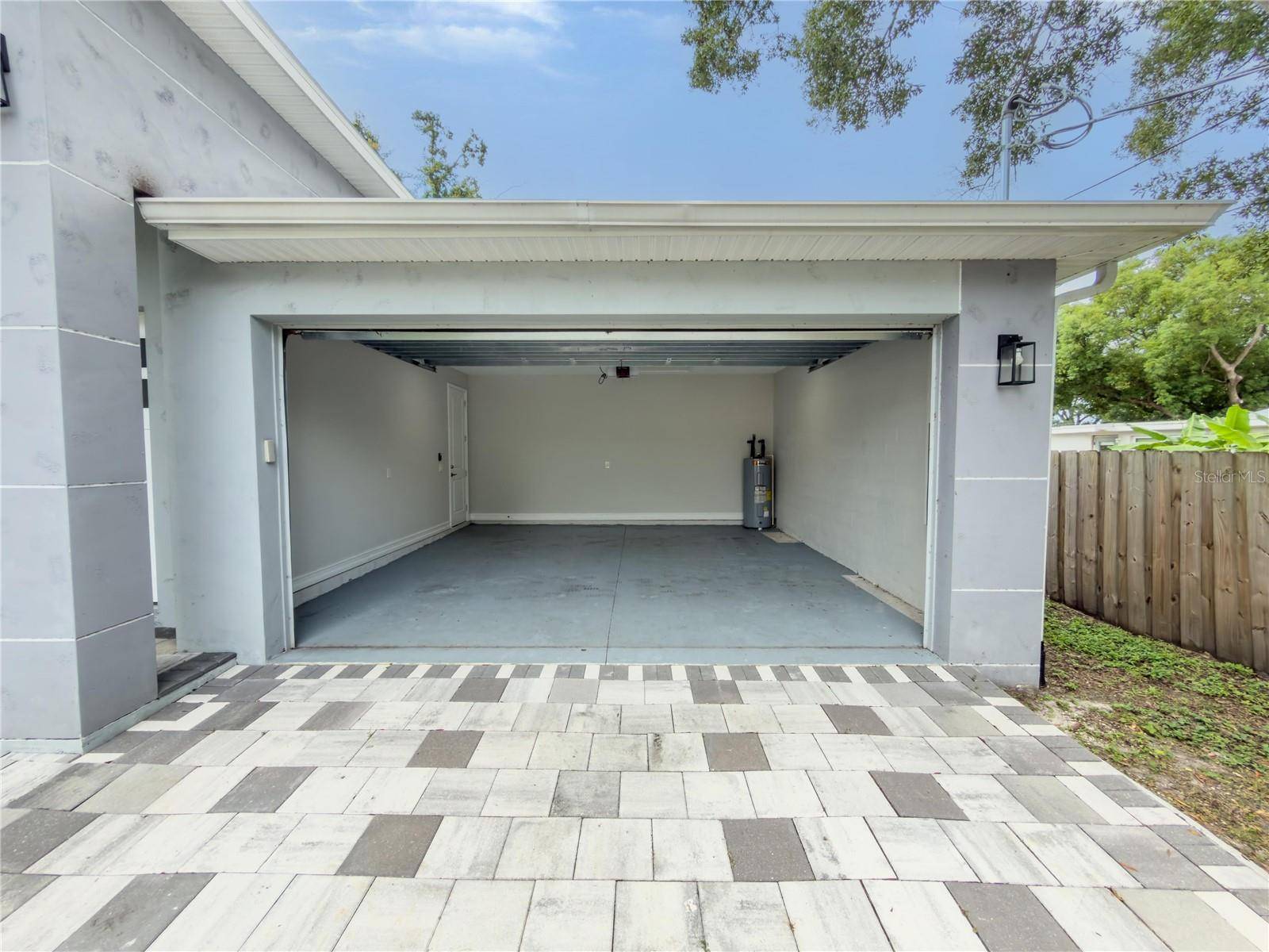 3920 W CRENSHAW ST, Tampa, FL 33614