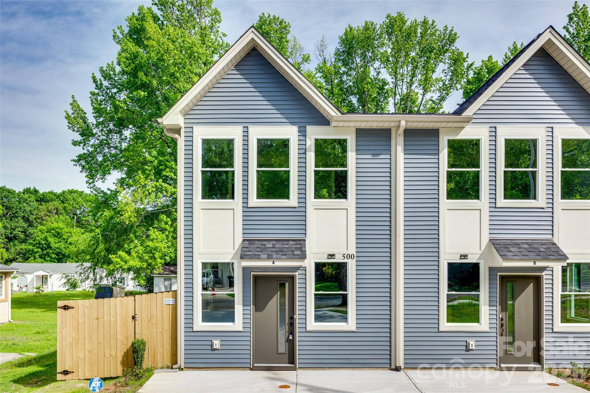 500 Dawn CIR, Charlotte, NC 28213