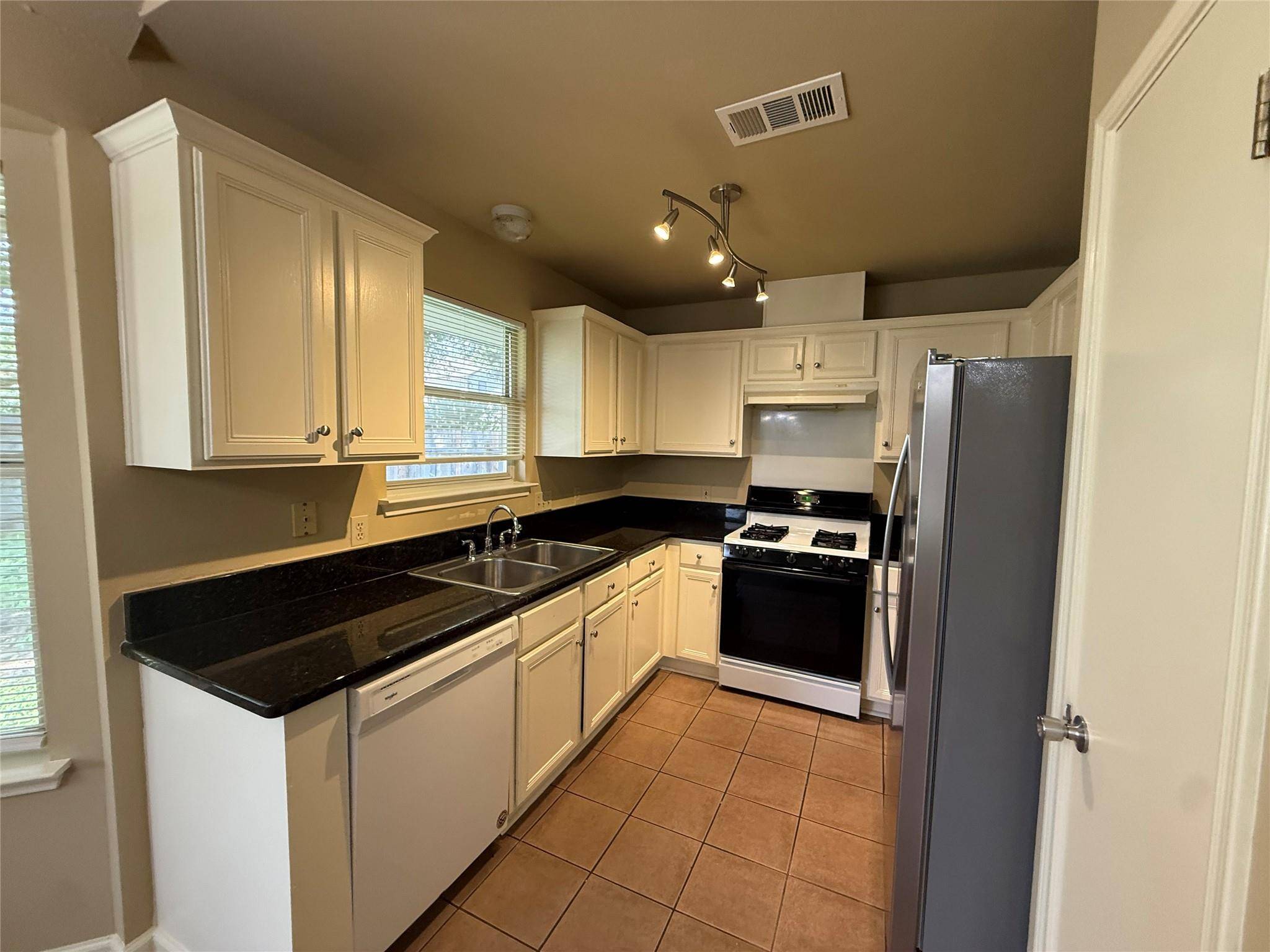 2107 Yaupon TRL, Cedar Park, TX 78613