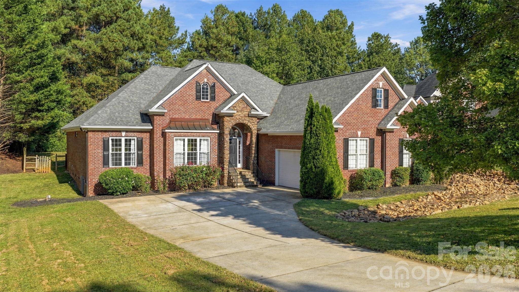 172 Honeysuckle Creek LOOP, Mooresville, NC 28117