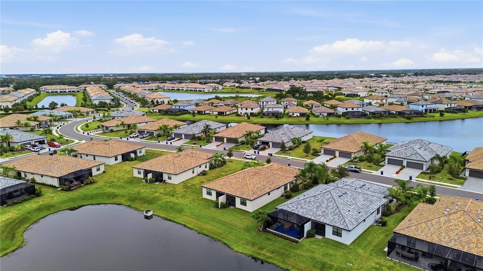 15606 SUNNY DAY DR, Bradenton, FL 34211