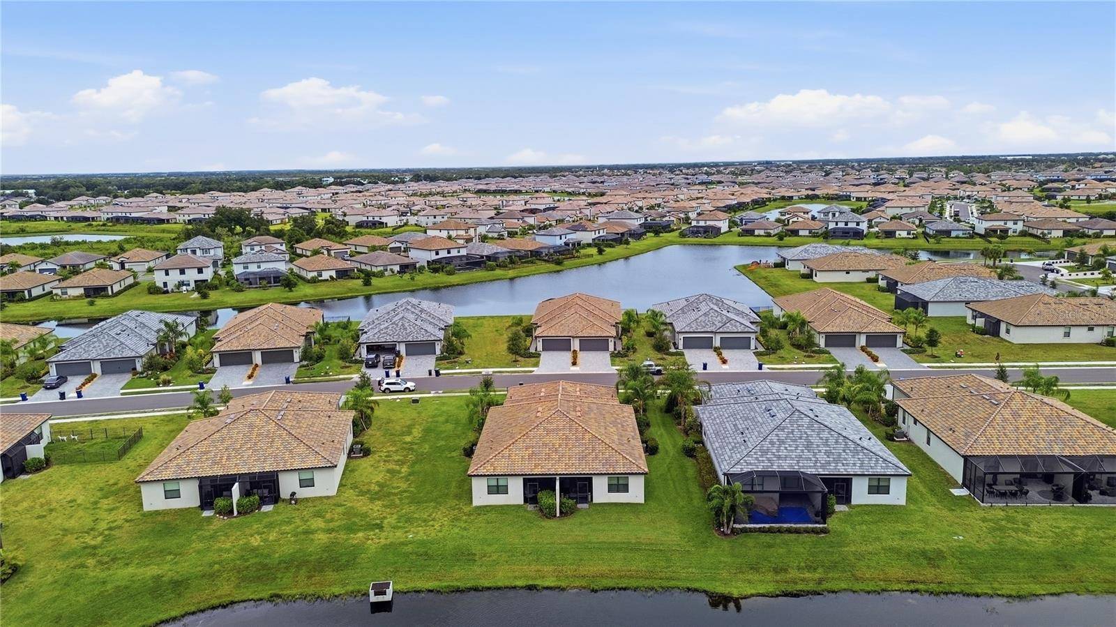 15606 SUNNY DAY DR, Bradenton, FL 34211