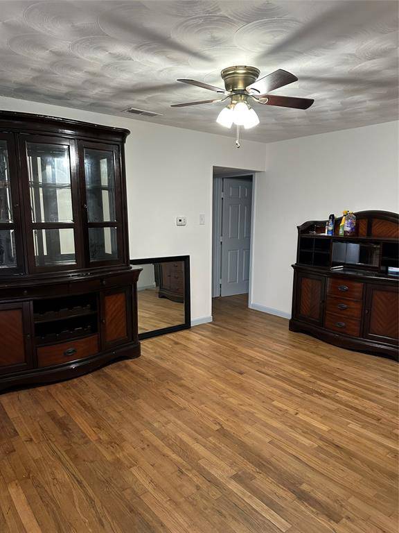 4014 W Walnut Street, Garland, TX 75042