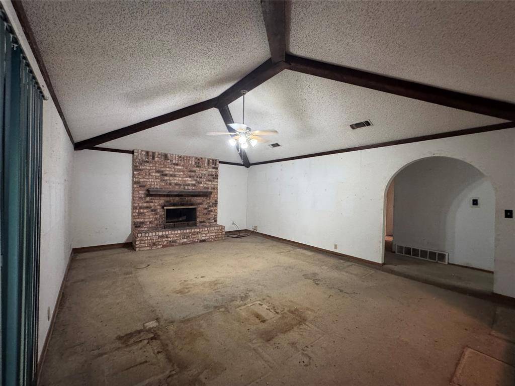 1328 Timbercreek Road, Benbrook, TX 76126