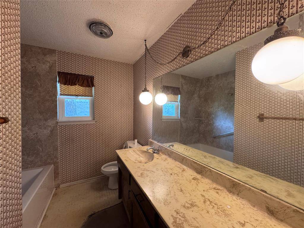 1328 Timbercreek Road, Benbrook, TX 76126