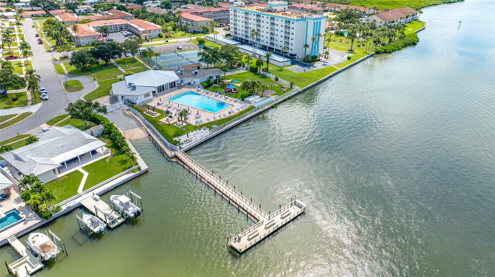 14921 SOVEREIGN DR, Largo, FL 33774