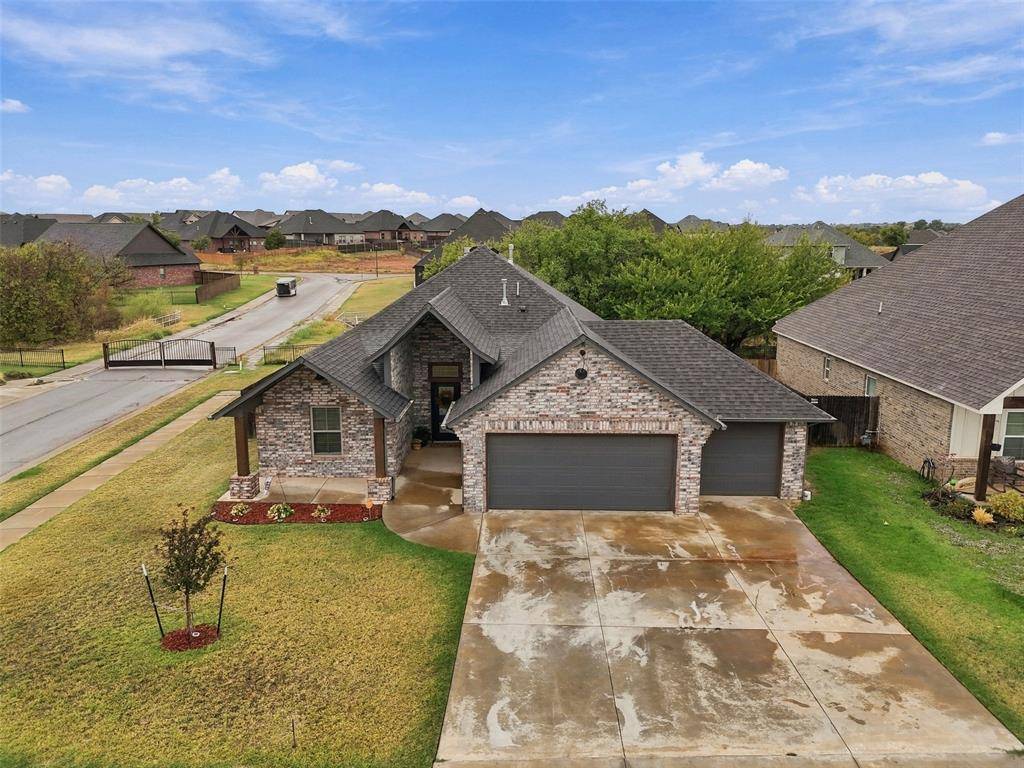 10601 Wild Horse Creek DR, Yukon, OK 73099