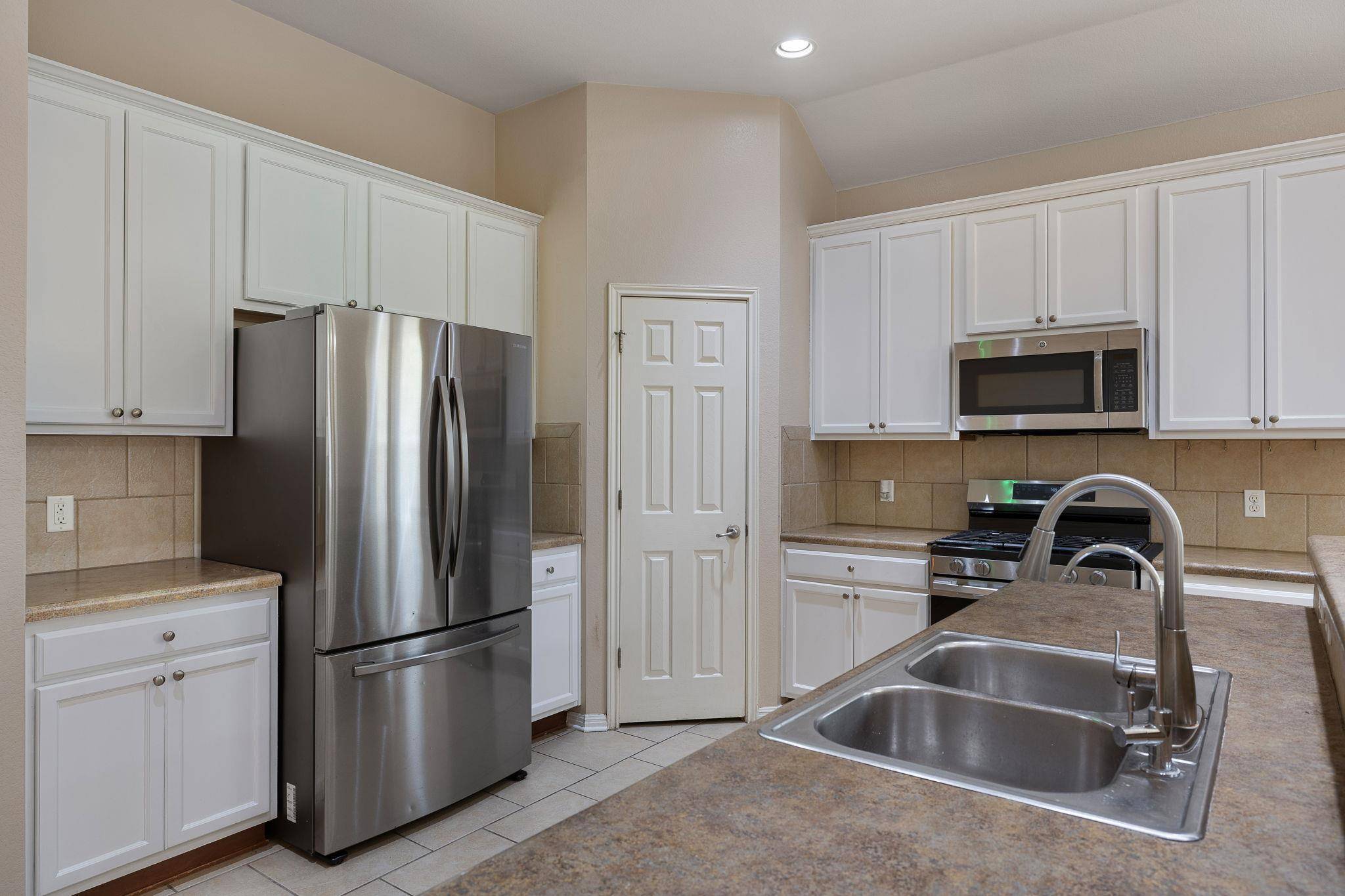 216 Cherry Laurel DR, Cedar Park, TX 78613