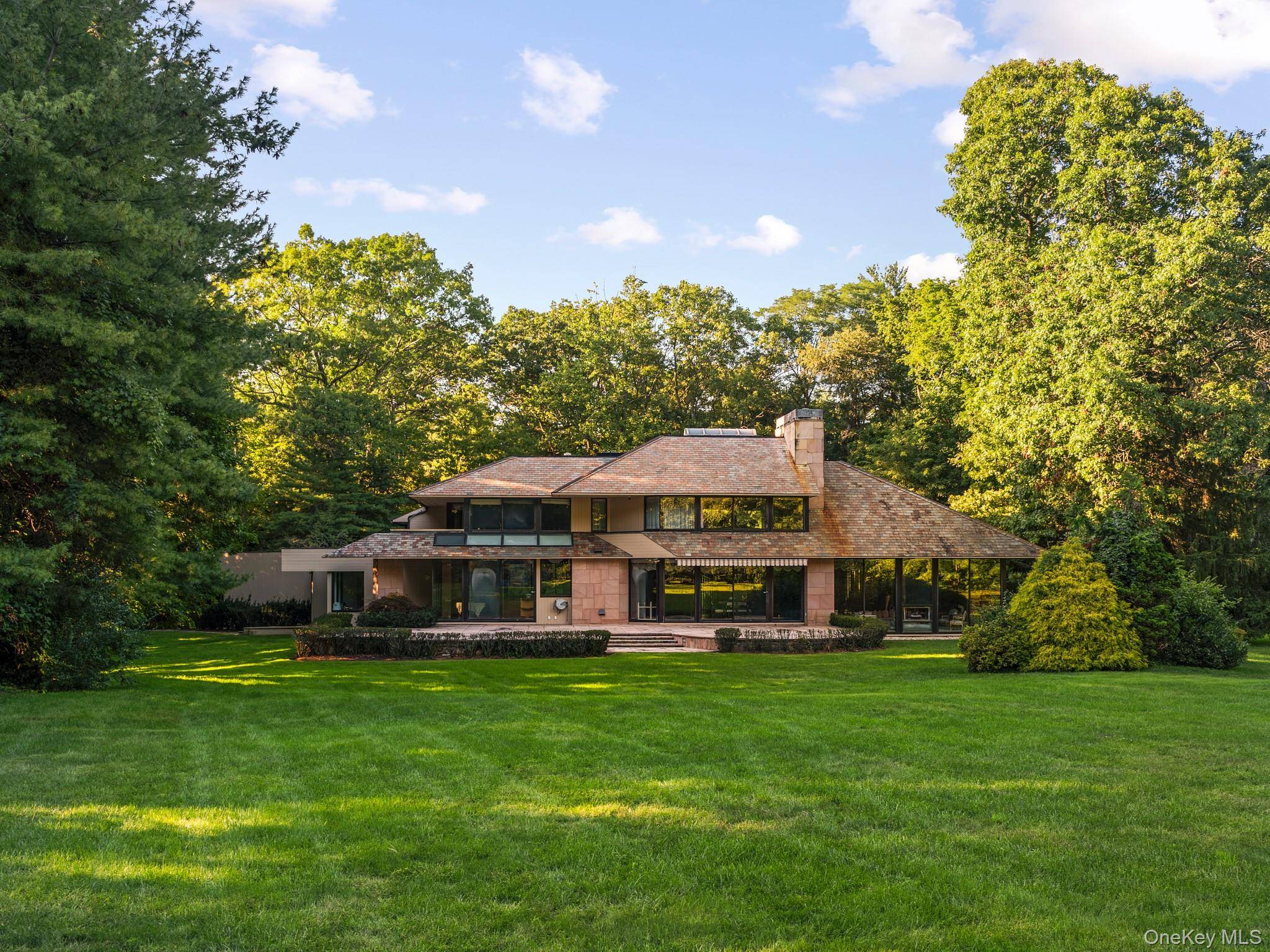 101 wheatley RD, Old Westbury, NY 11578