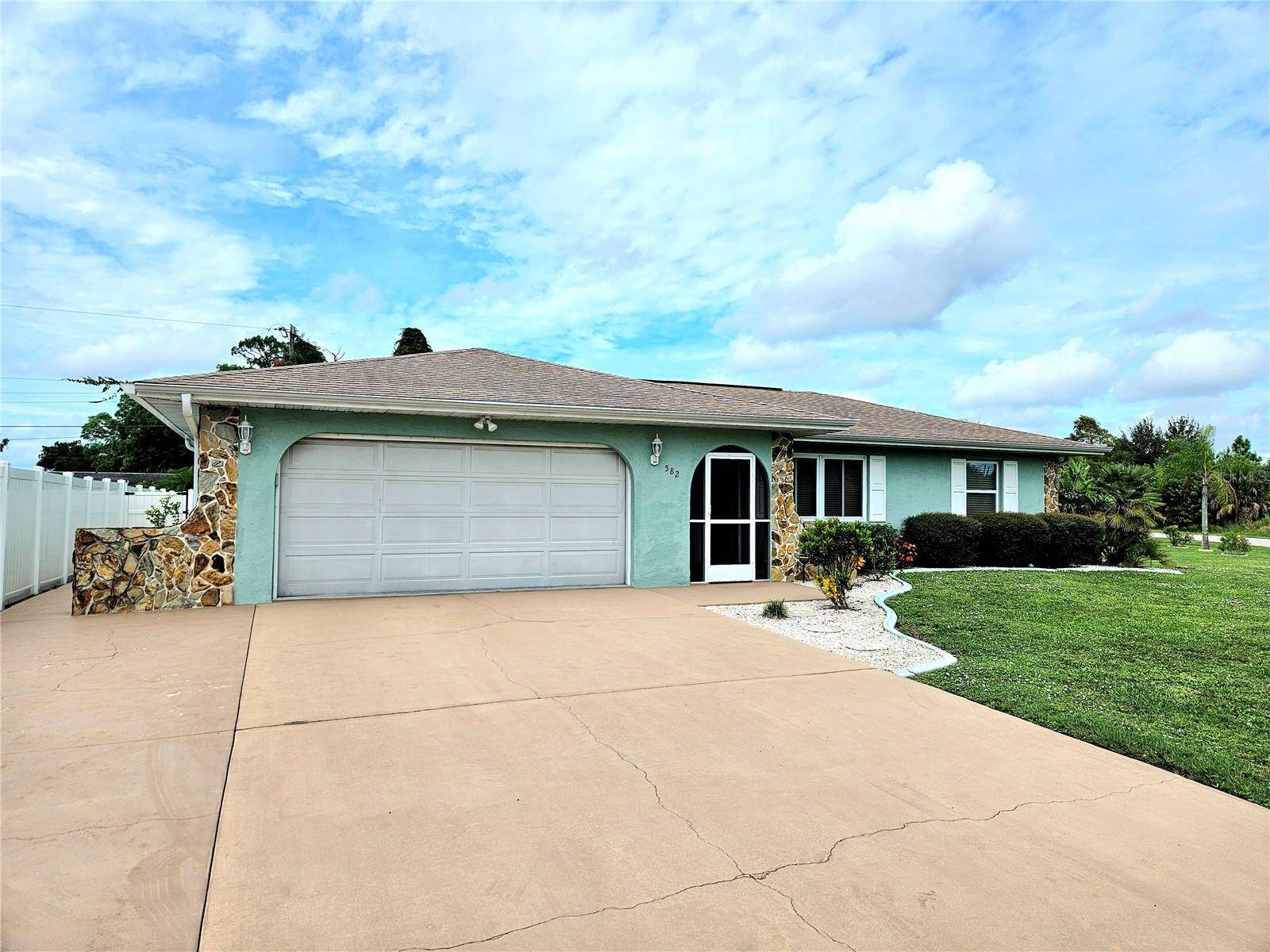 582 AZALEA DR NW, Port Charlotte, FL 33952