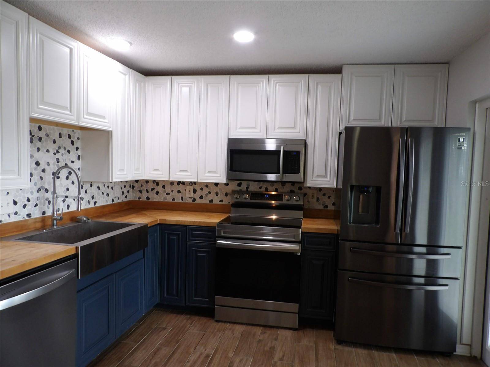 630 CAPE COD CIR, Valrico, FL 33594