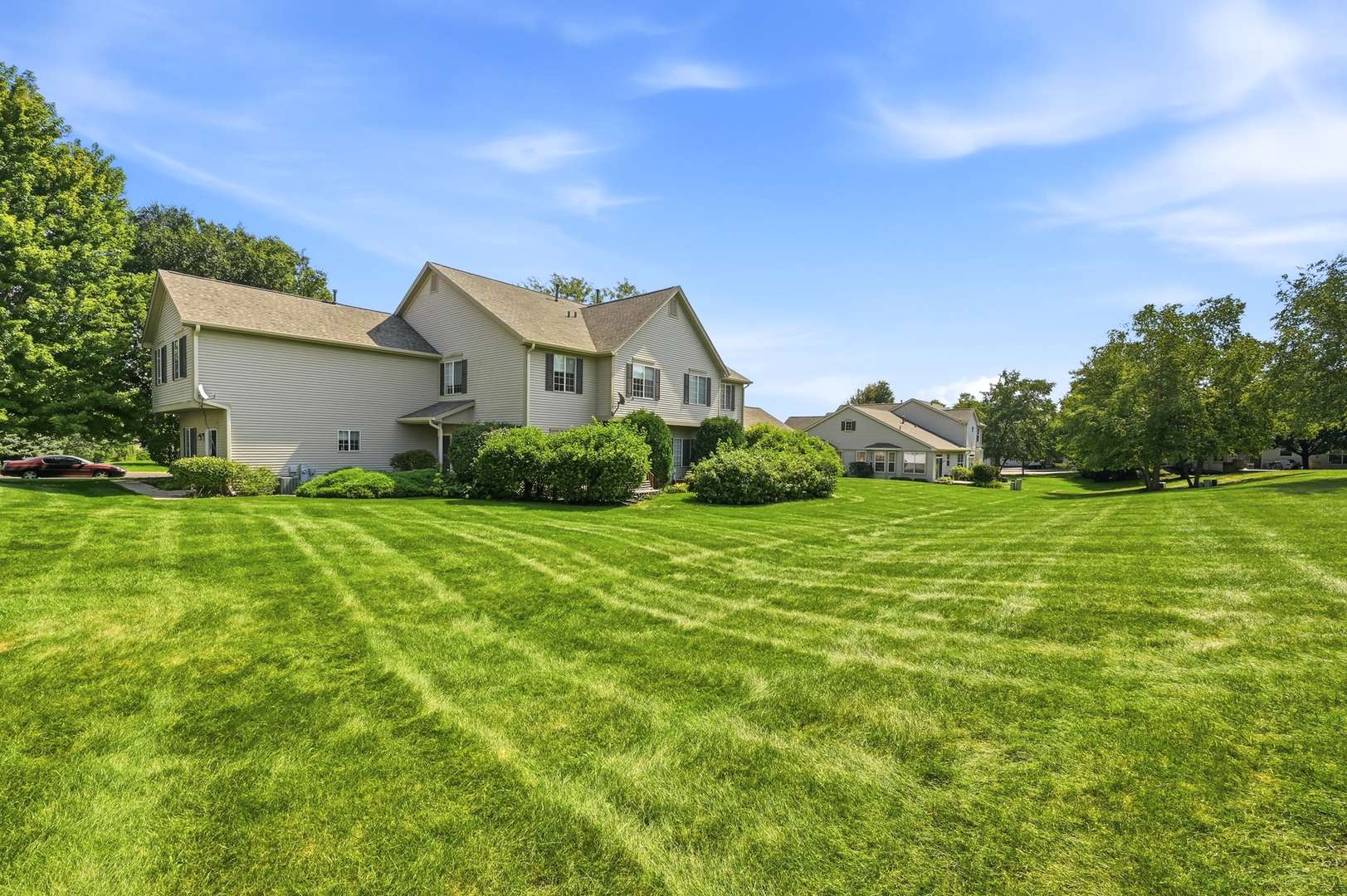 2051 Village View DR, Yorkville, IL 60560