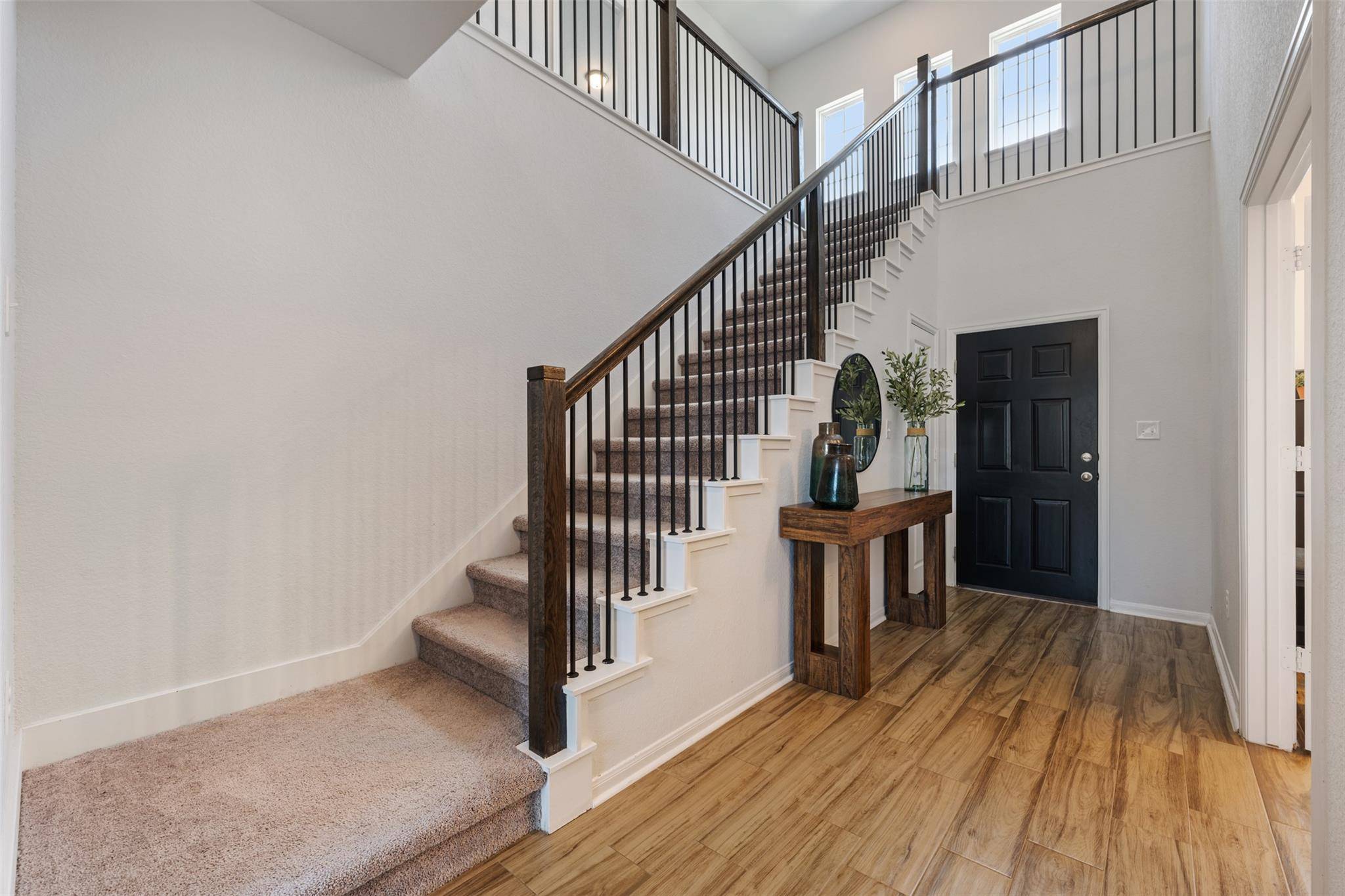 707 Sugar Cane RD, Buda, TX 78610