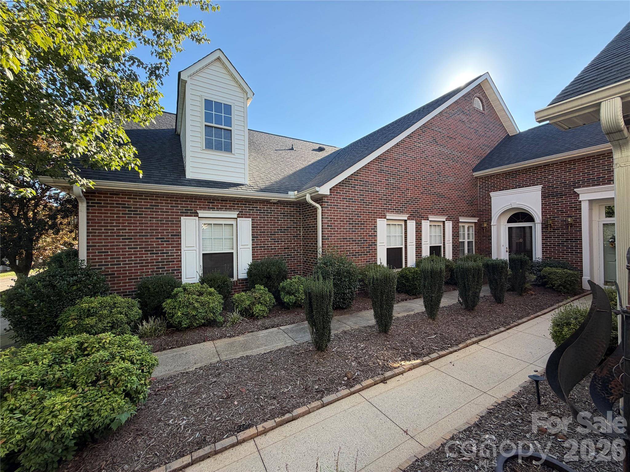 1365 Royalty CIR, Statesville, NC 28625