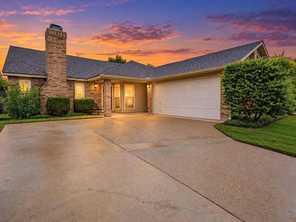 1705 Sandy Point Court, Arlington, TX 76018