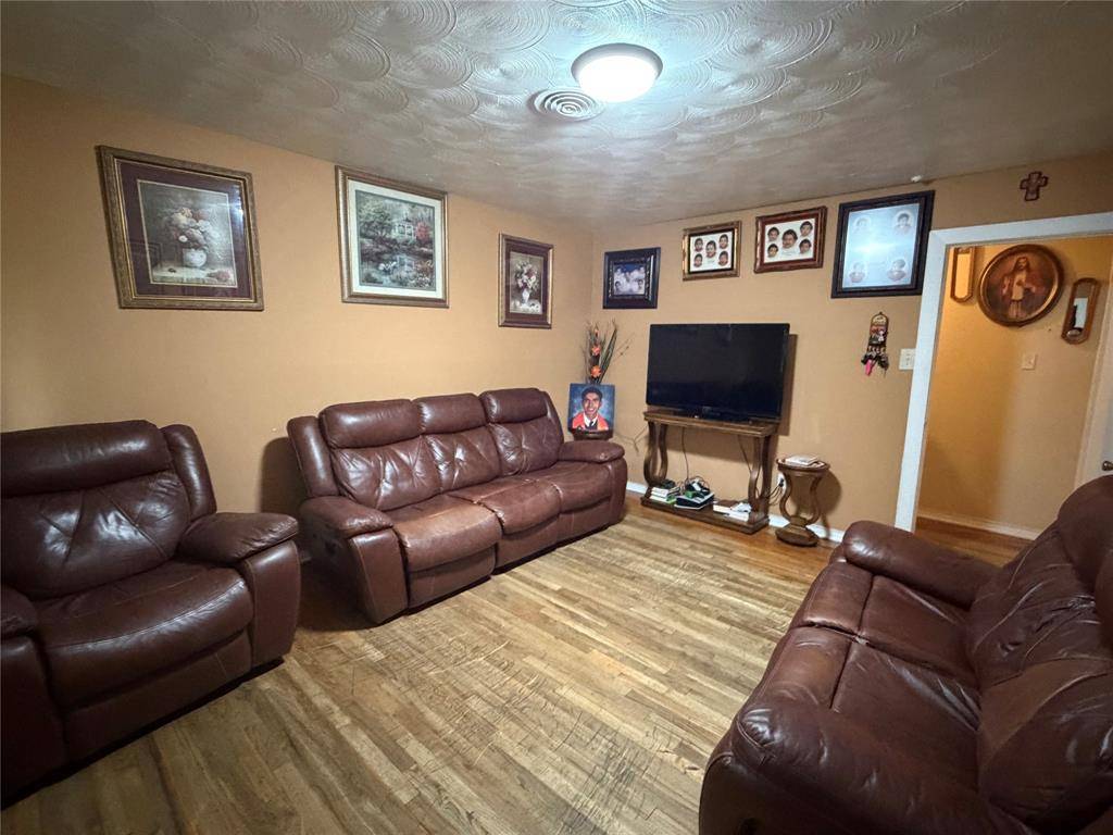 8125 Shafter Drive, Dallas, TX 75227
