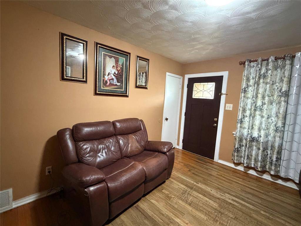 8125 Shafter Drive, Dallas, TX 75227