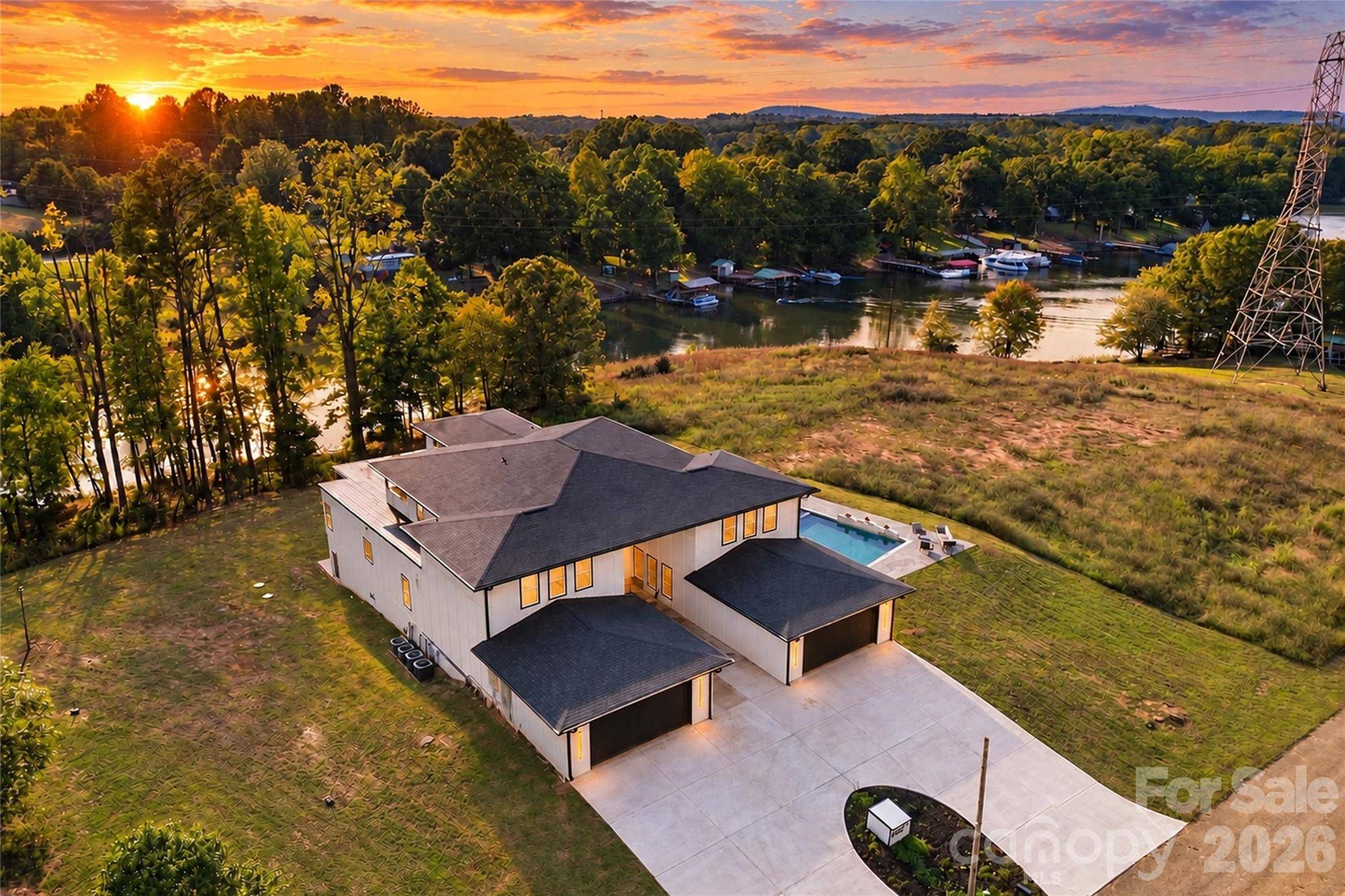 4987 Wildlife LN, Sherrills Ford, NC 28673