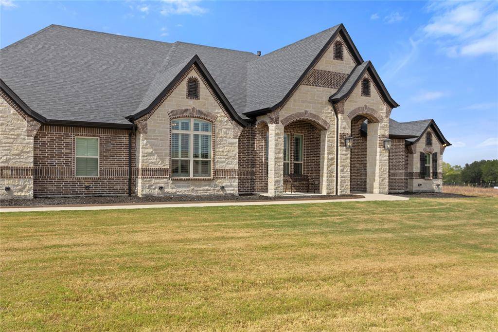 3338 Howard Road, Waxahachie, TX 75165