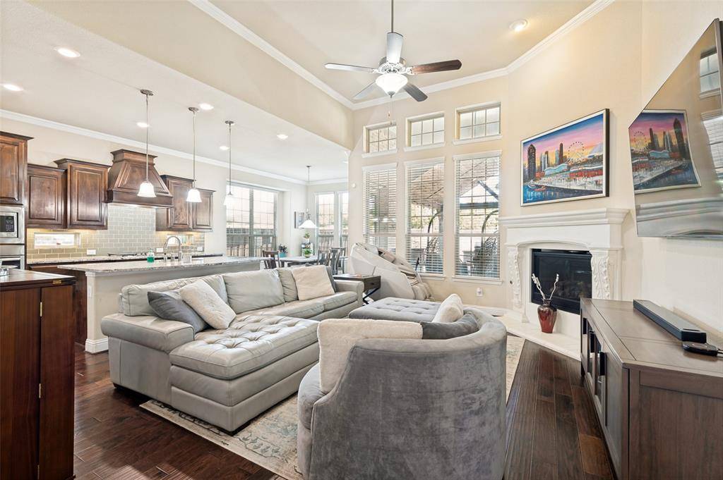 911 Mountain Laurel Drive, Euless, TX 76039