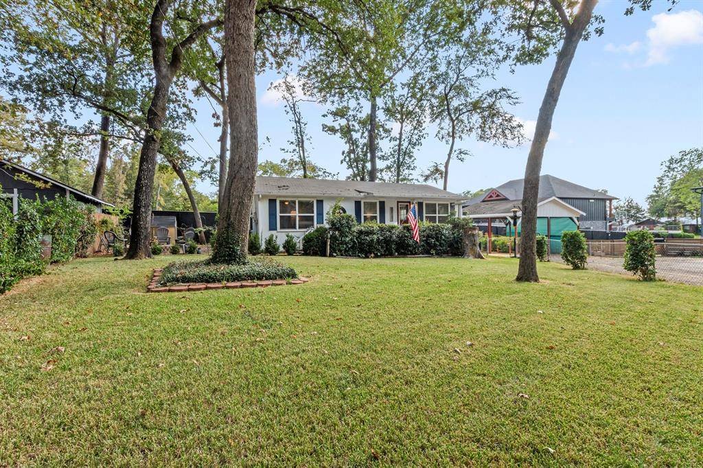 303 S Bay Circle, Mabank, TX 75156