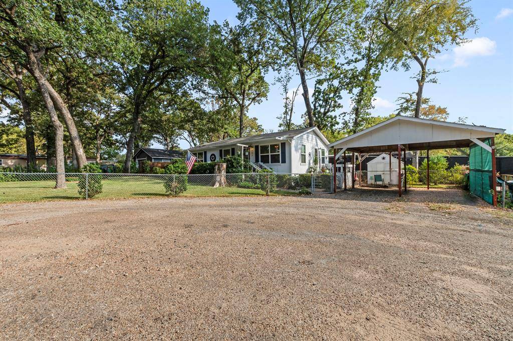 303 S Bay Circle, Mabank, TX 75156