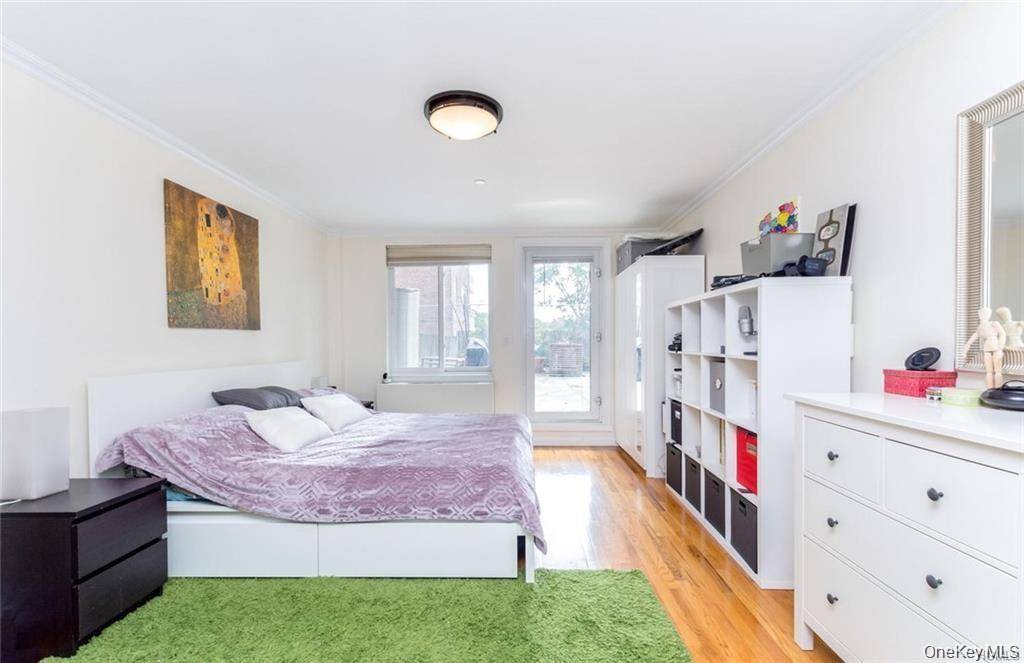 3800 Blackstone AVE #2S, Bronx, NY 10463