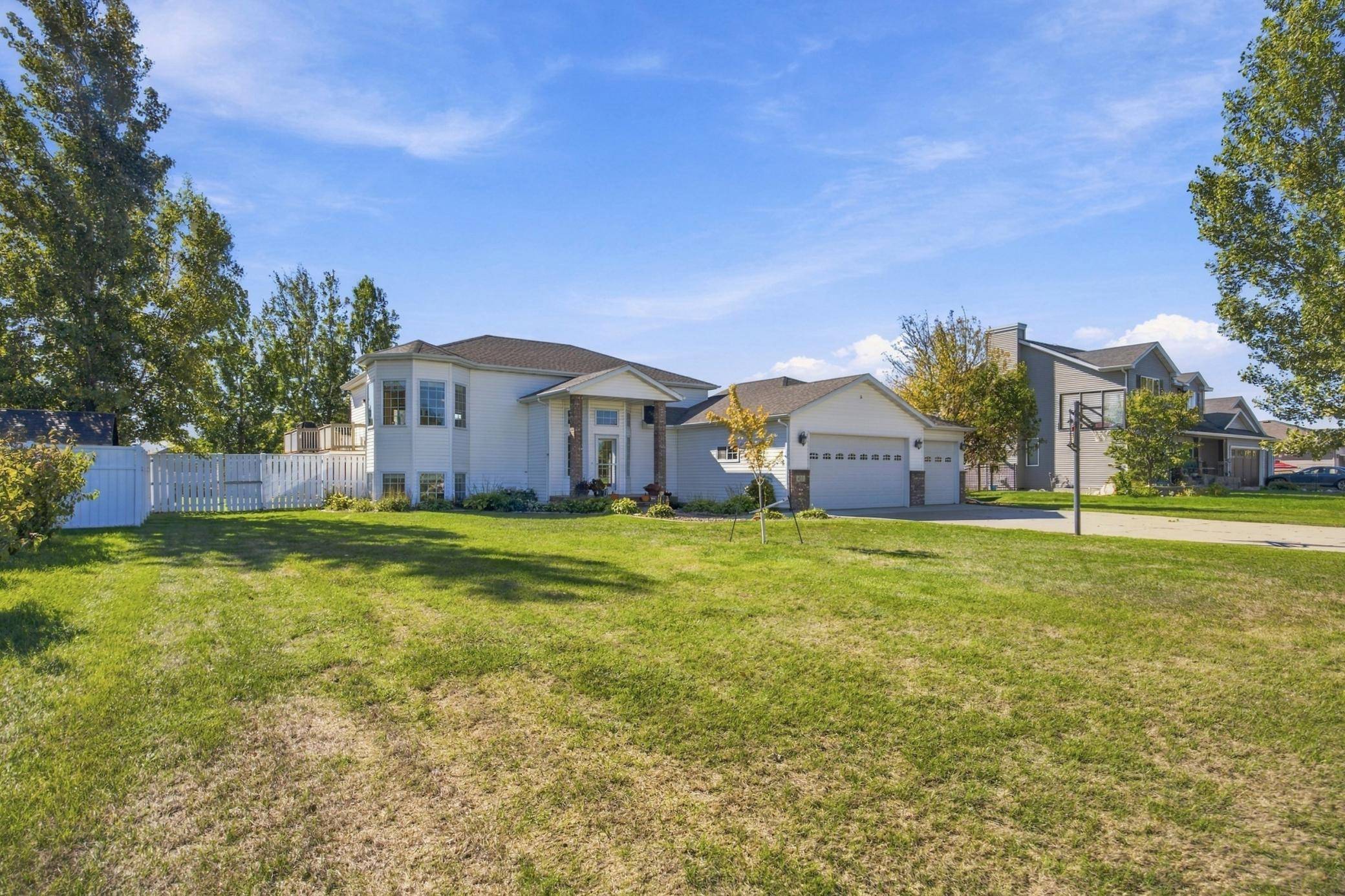 433 PRESCOTT LN, West Fargo, ND 58078