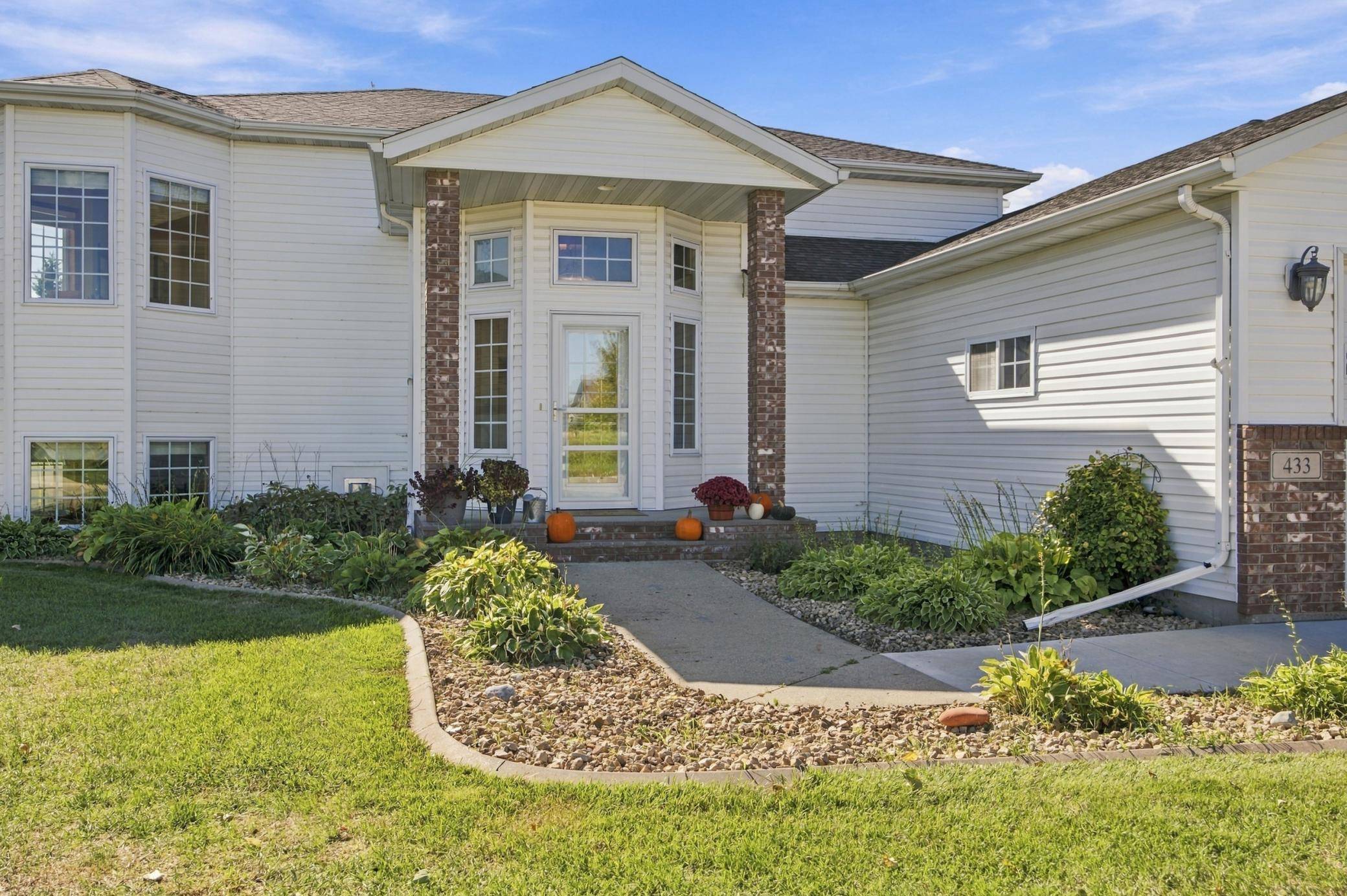 433 PRESCOTT LN, West Fargo, ND 58078