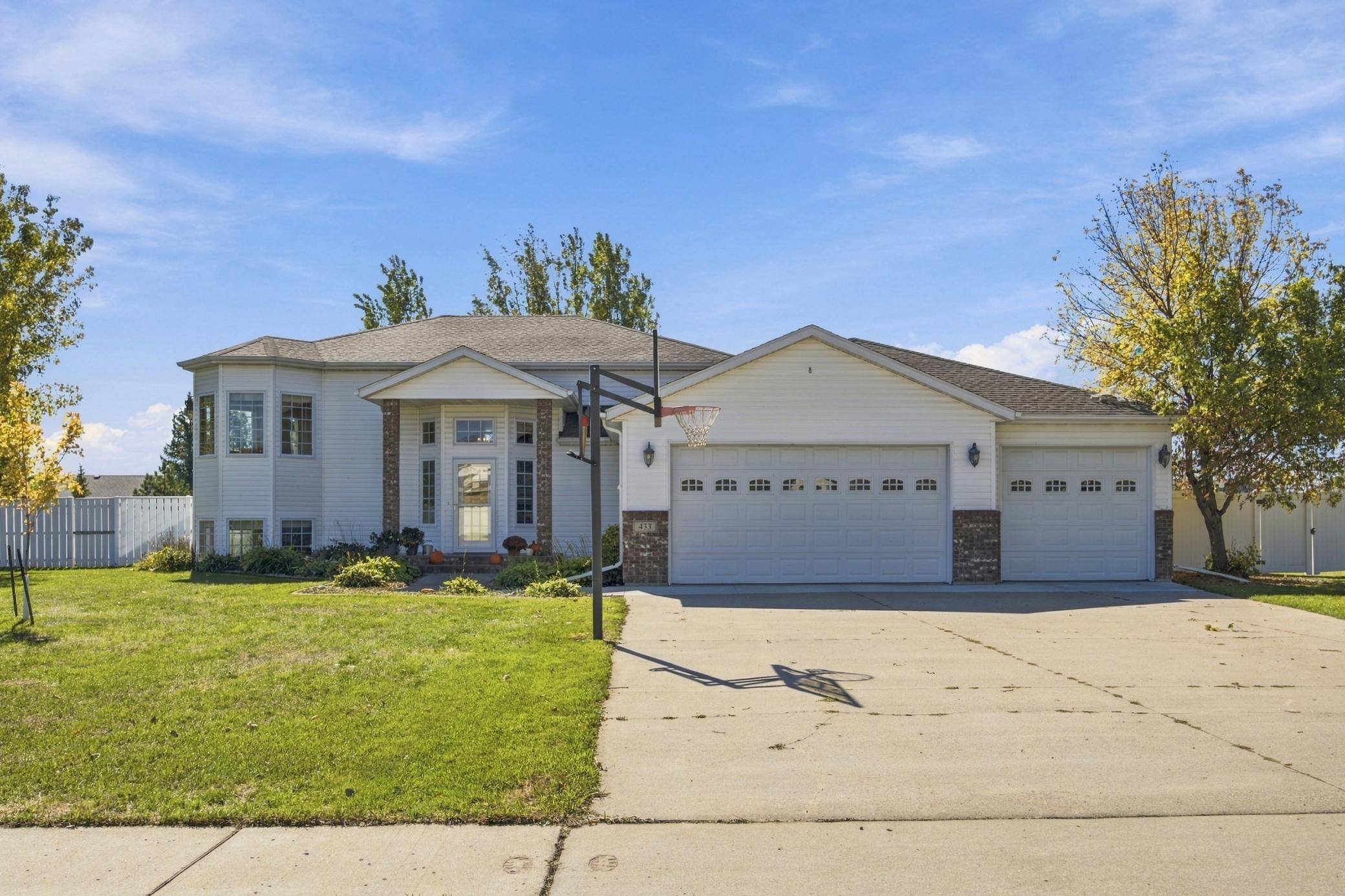 433 PRESCOTT LN, West Fargo, ND 58078
