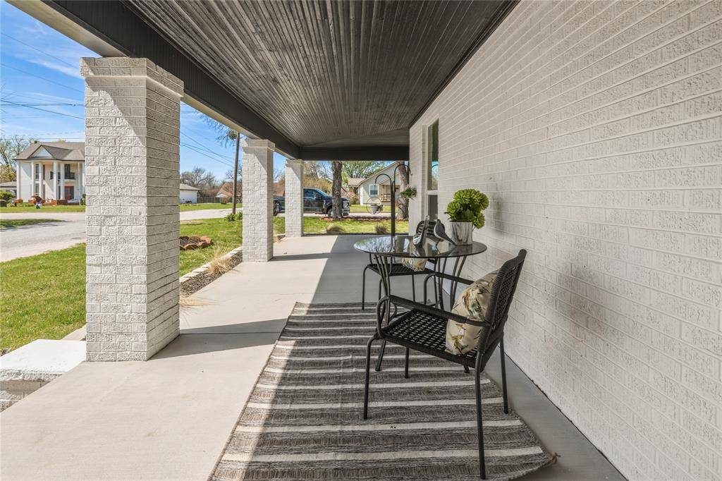 700 N Church Street, Decatur, TX 76234
